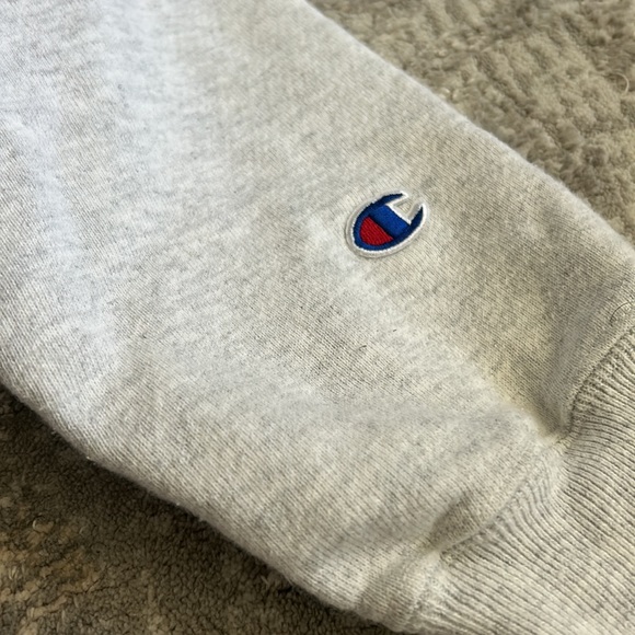 Champion crewneck - Picture 2 of 2